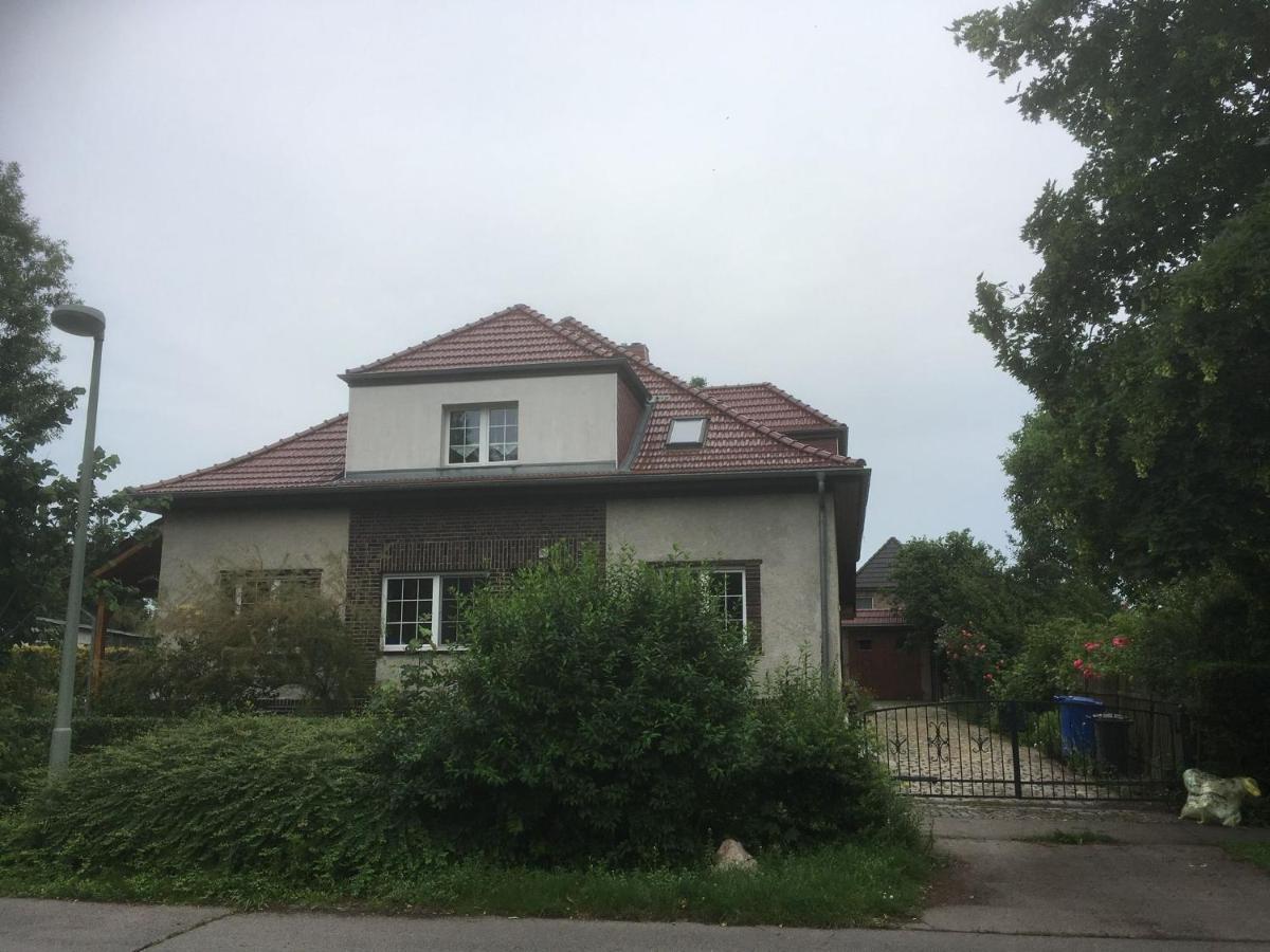 Biesdorf-Verkehrsguenstig Und Ruhig Berlim Exterior foto